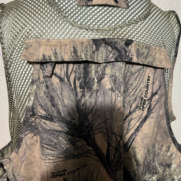 Cabela's Camouflage Outdoor Vest - Picture 3 of 7